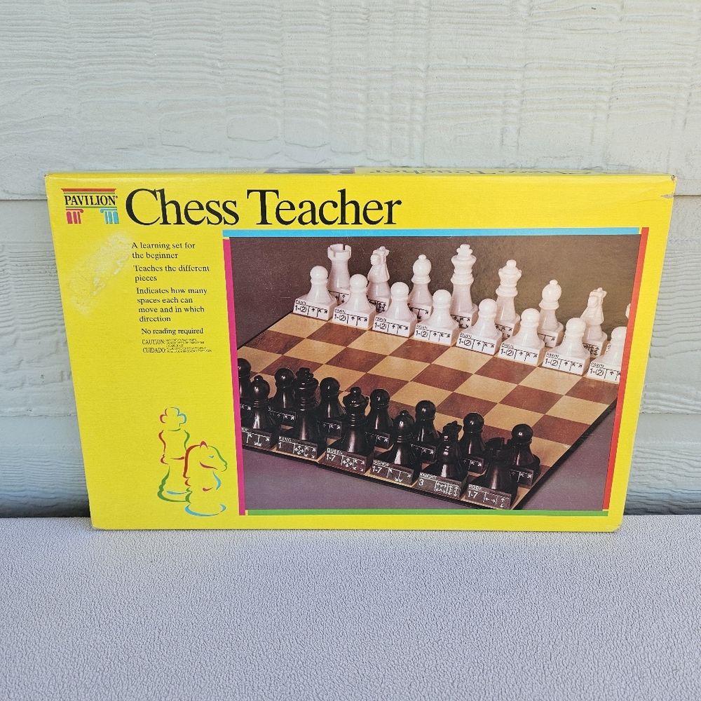 Pavilion Chess Teacher Game Set VTG 1992 Toys R Us Plastic Educational Strategy - Picture 8 of 11